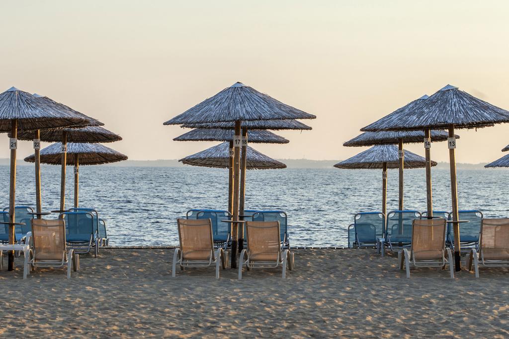 Coral Blue Beach Hotel เยราคินิ ภายนอก รูปภาพ